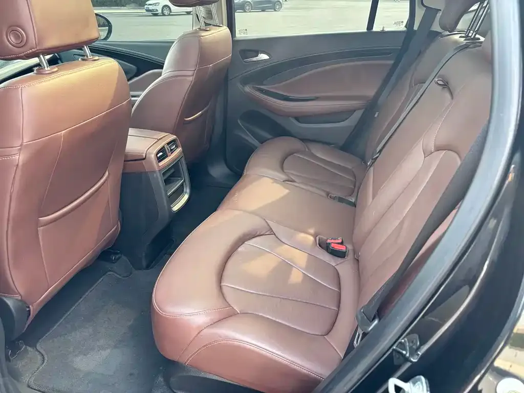 Buick Envision Plus — фото 6