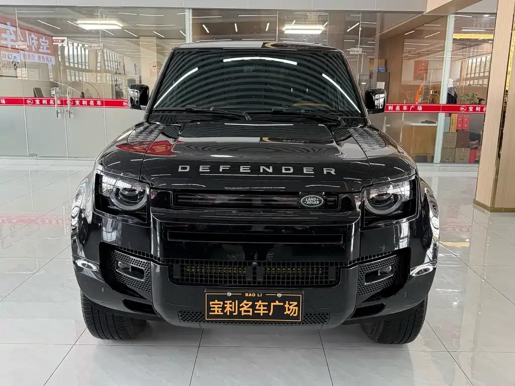 Land Rover Defender — фото 1