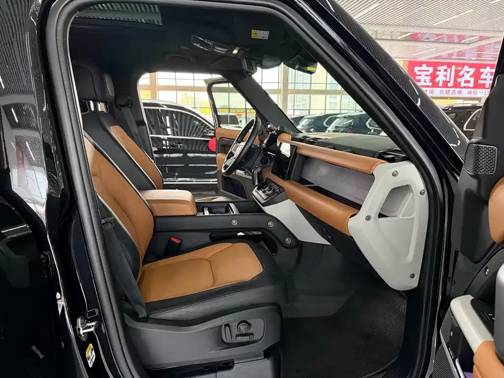 Land Rover Defender — фото 10