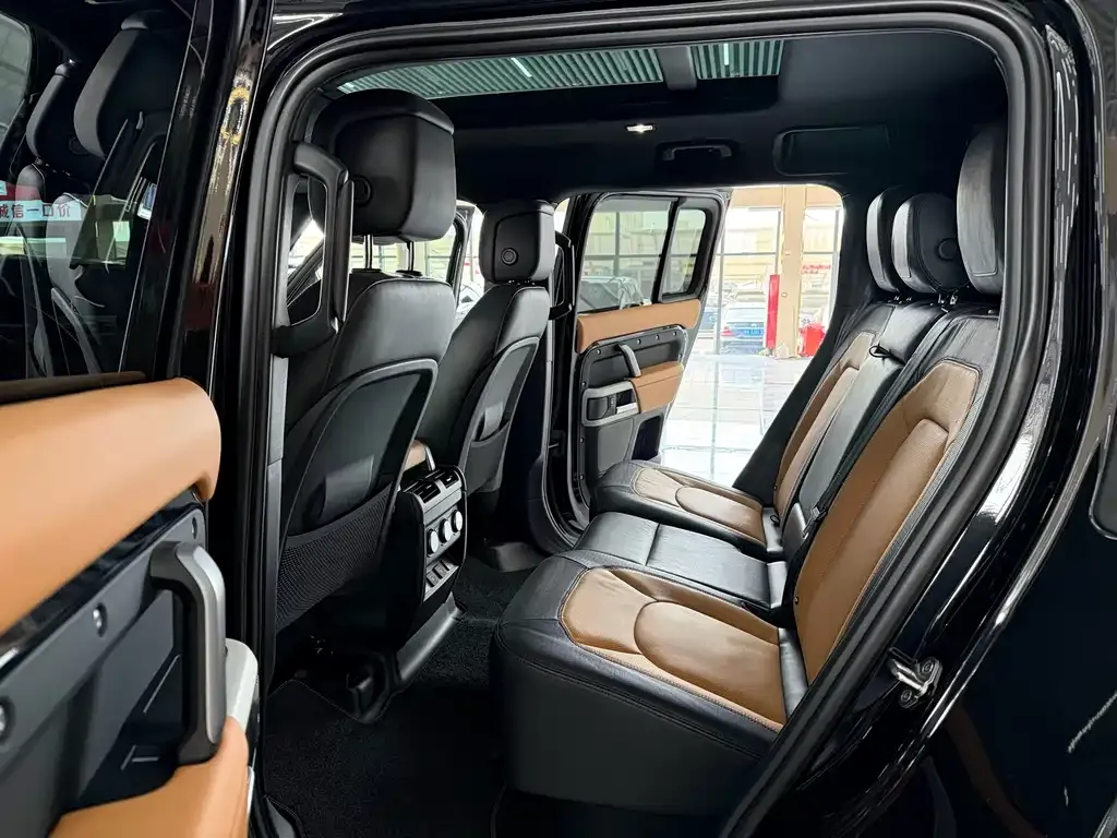 Land Rover Defender — фото 8