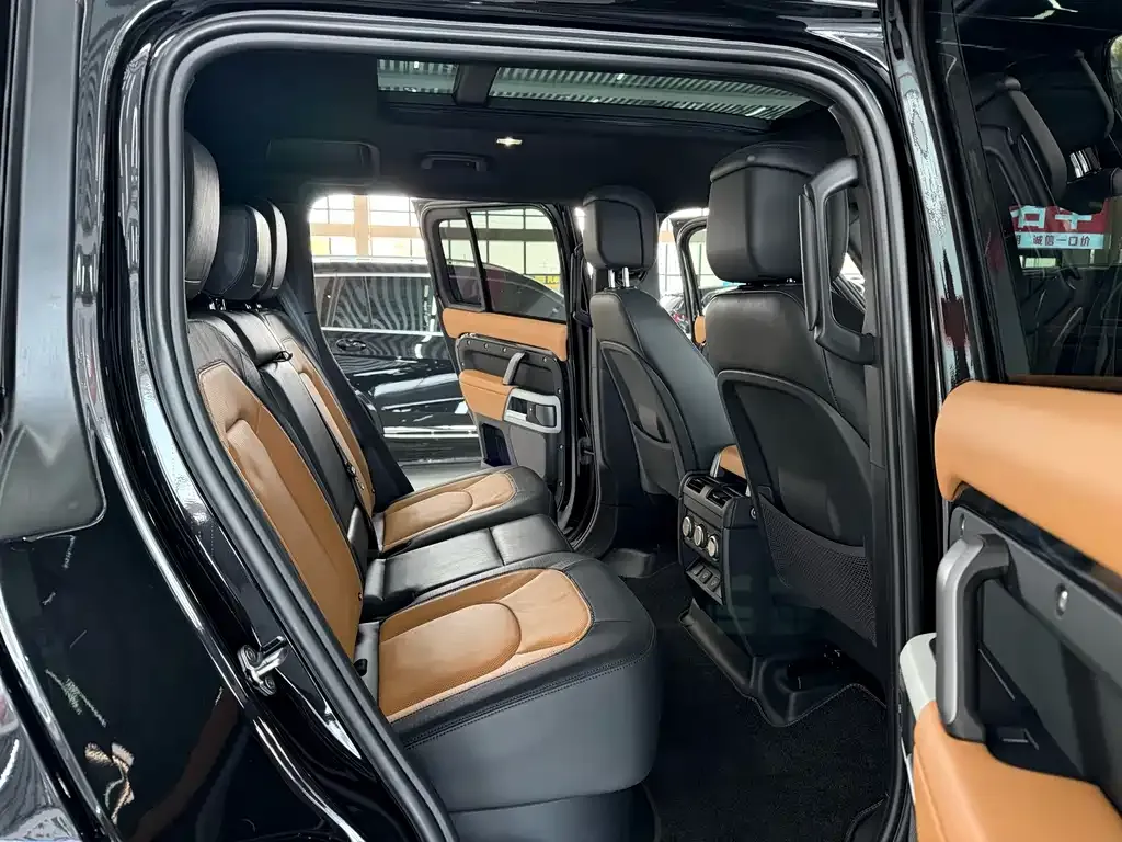 Land Rover Defender — фото 9