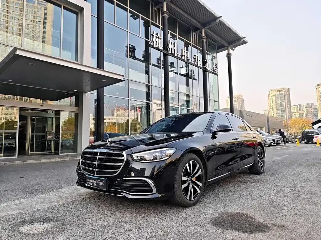 Mercedes-Benz S-Class — фото 1