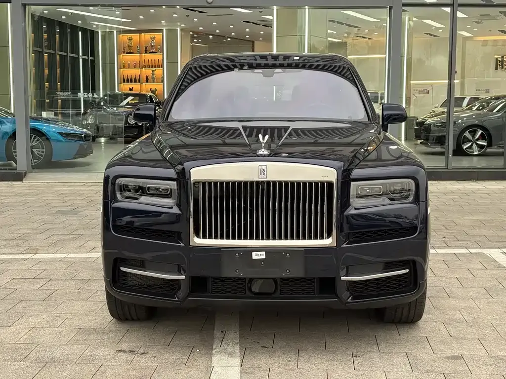 Rolls-Royce Cullinan — фото 1