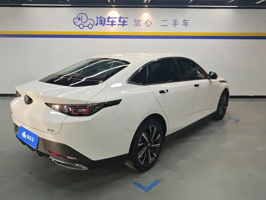 Changan Eado — фото 3