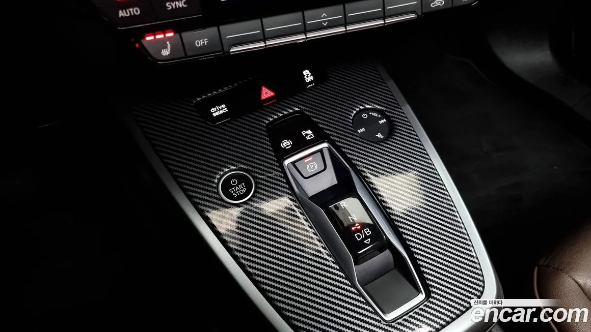 Audi Q4 e-tron — фото 9