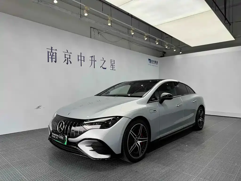 Mercedes-Benz EQE AMG — фото 1