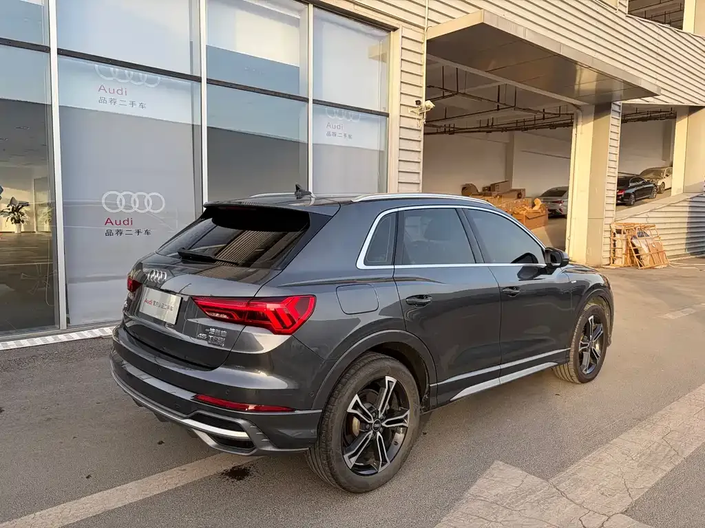 Audi Q3 — фото 10