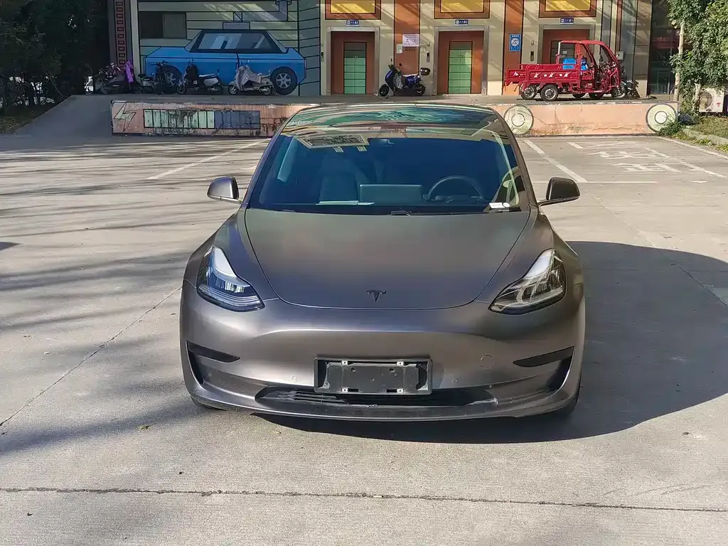 Tesla Model 3 — фото 2