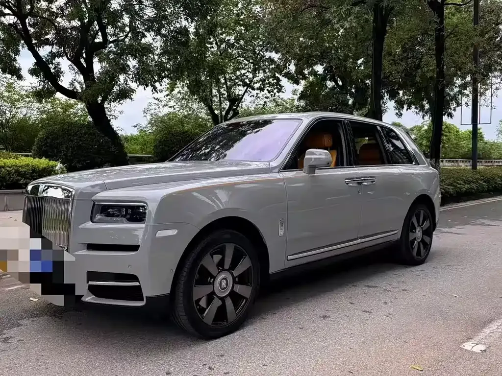 Rolls-Royce Cullinan — фото 1