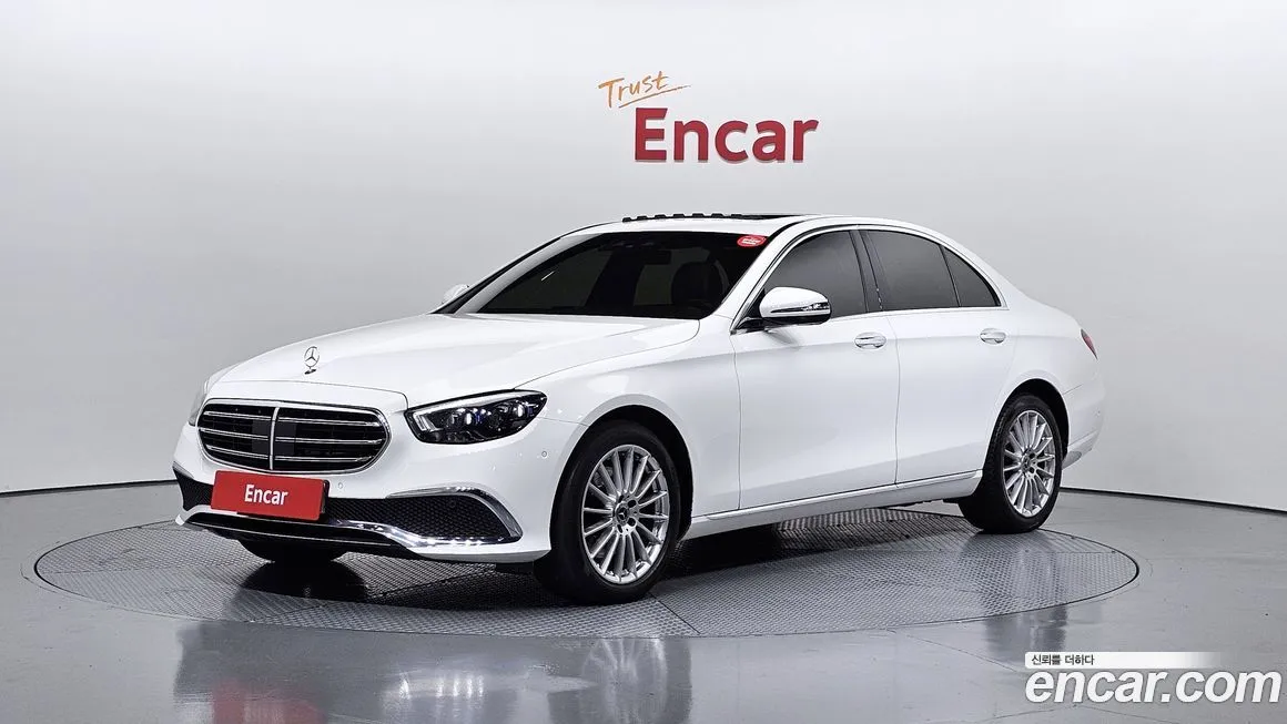 Mercedes-Benz E-Class — фото 1
