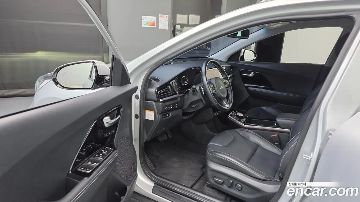 Kia Niro — фото 10