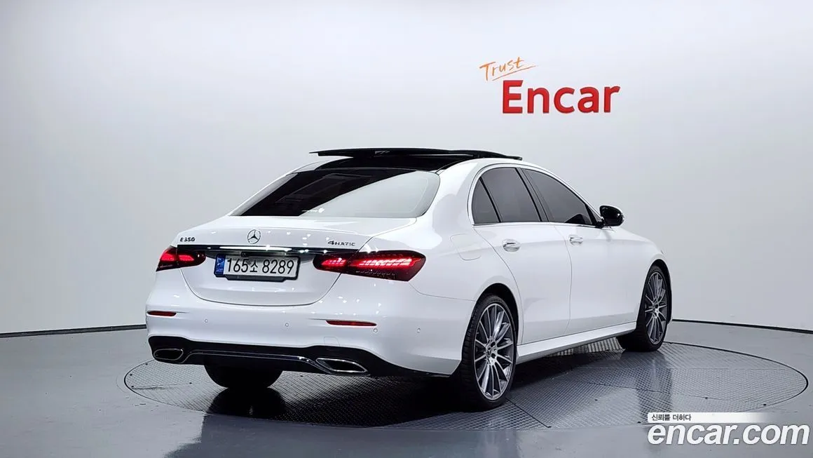 Mercedes-Benz E-Class — фото 2