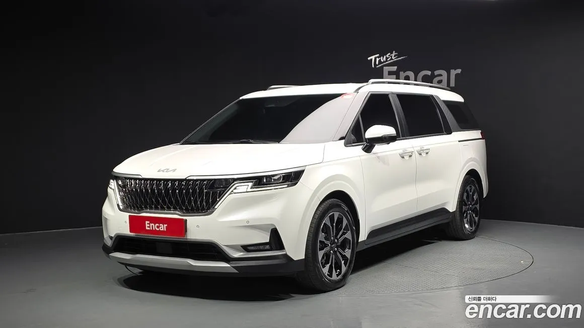 Kia Carnival — фото 1