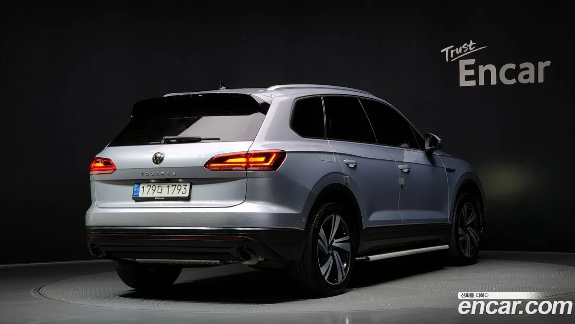 Volkswagen Touareg — фото 2