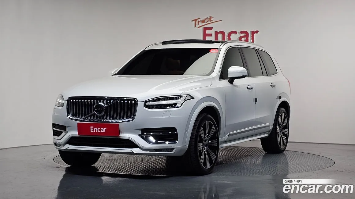Volvo XC90 — фото 1