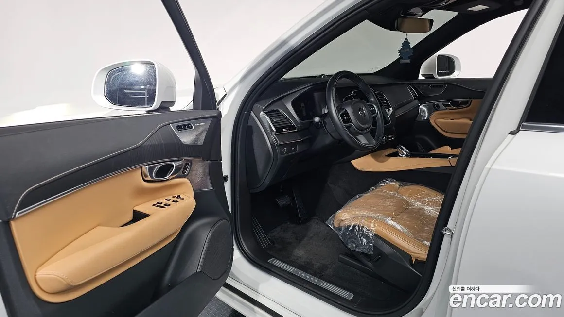Volvo XC90 — фото 10
