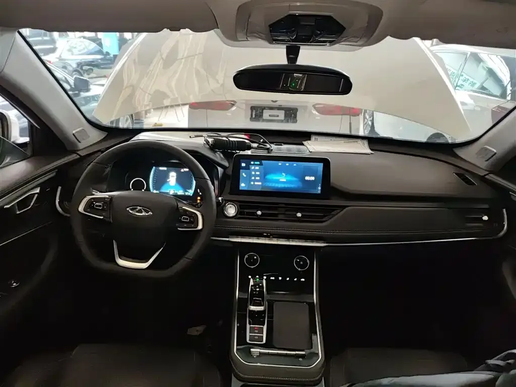 Chery Tiggo 8 — фото 10