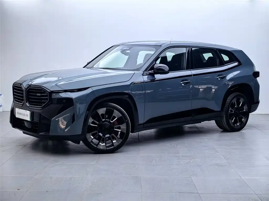 BMW XM — фото 1