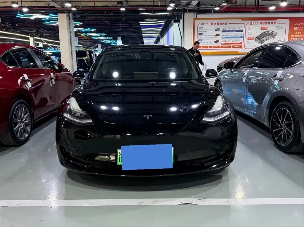 Tesla Model 3 — фото 2