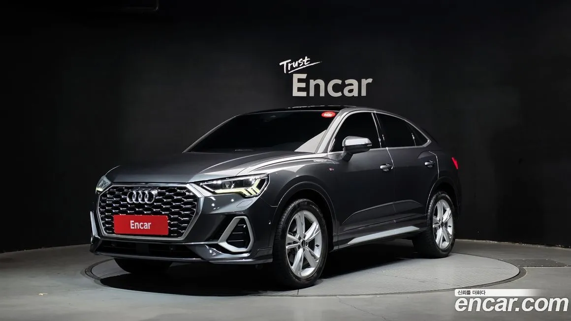 Audi Q3 — фото 1
