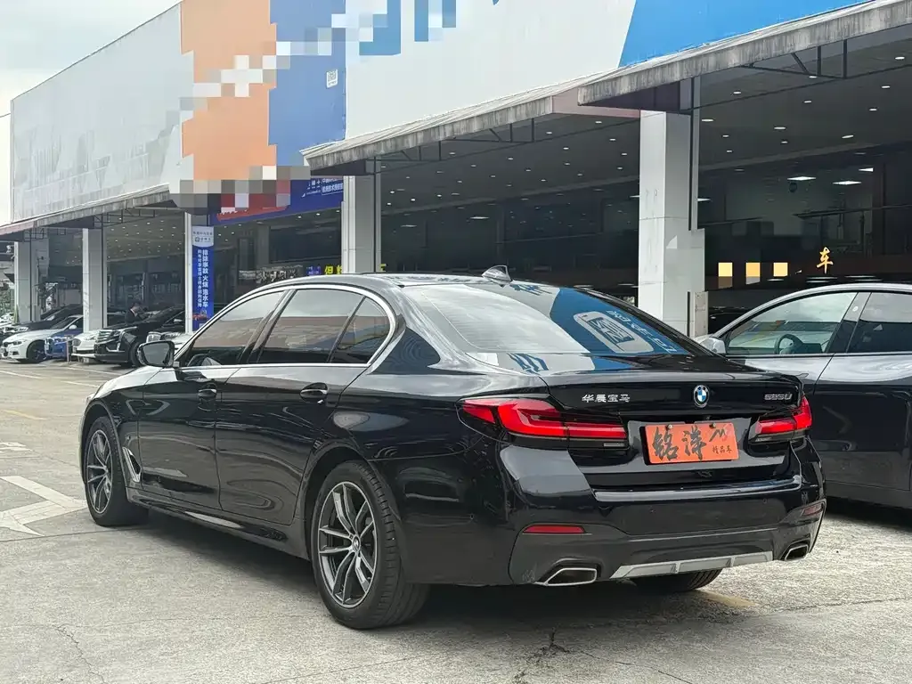 BMW 5 Series — фото 4