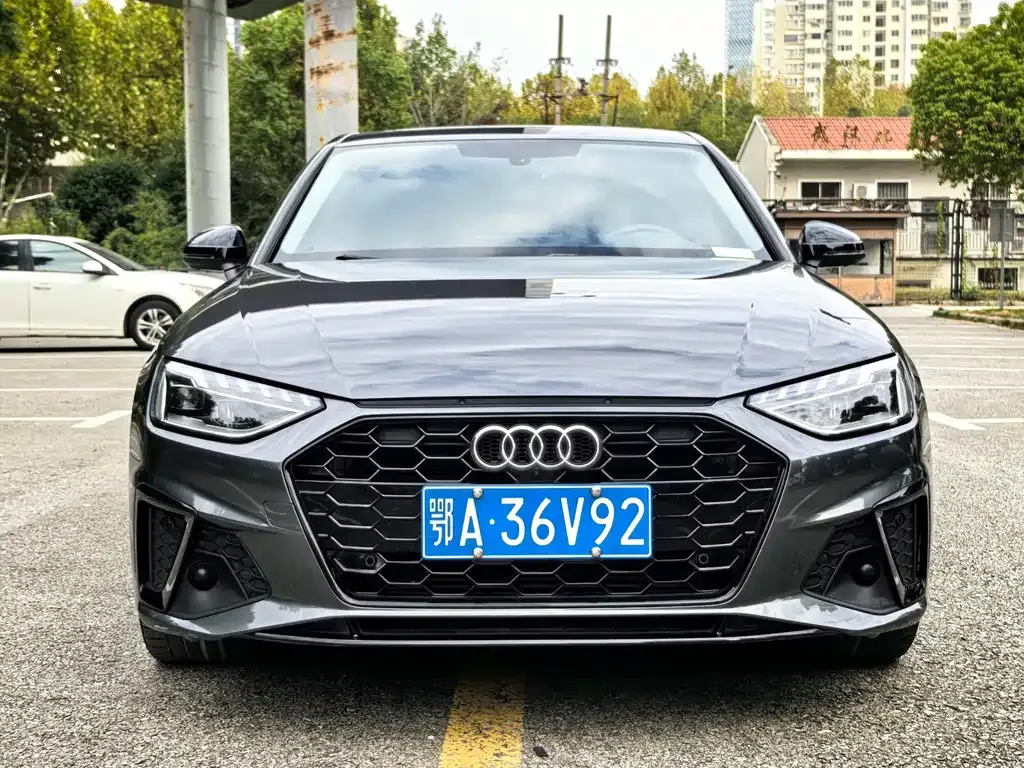 Audi A4L — фото 2