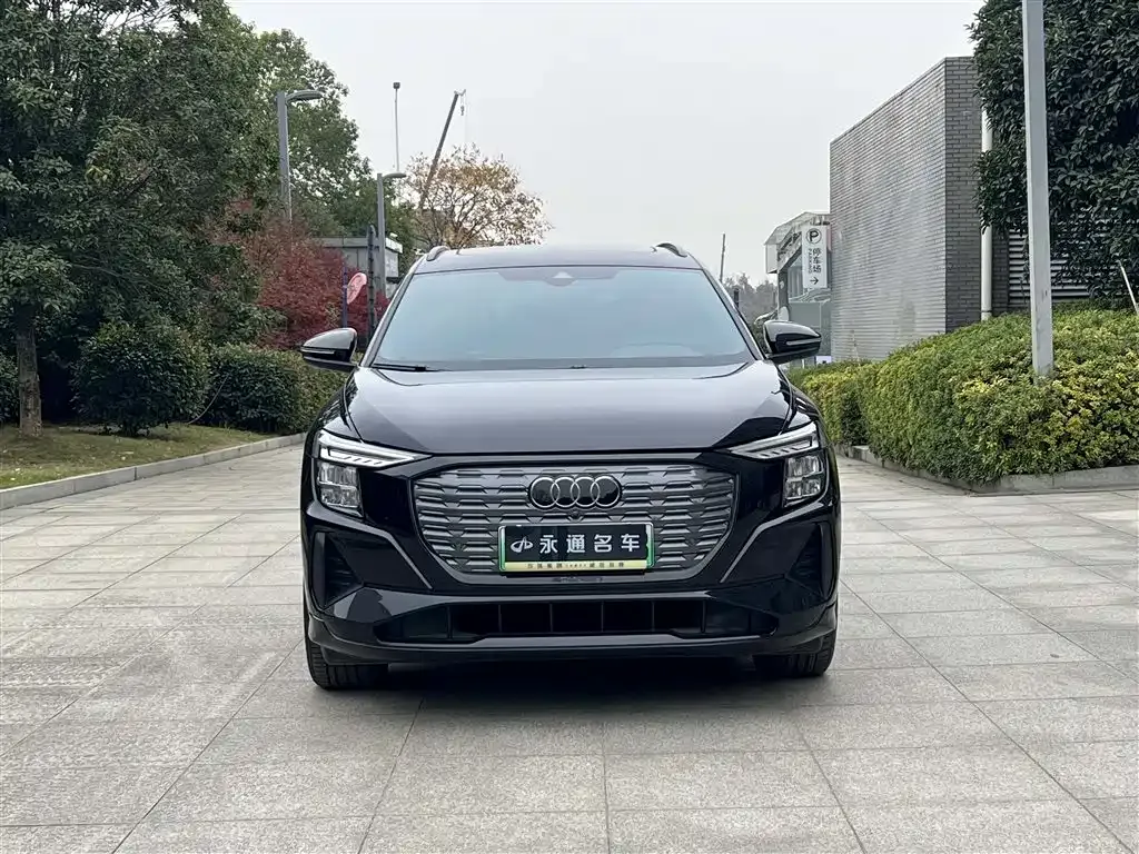 Audi Q5 e-tron — фото 2