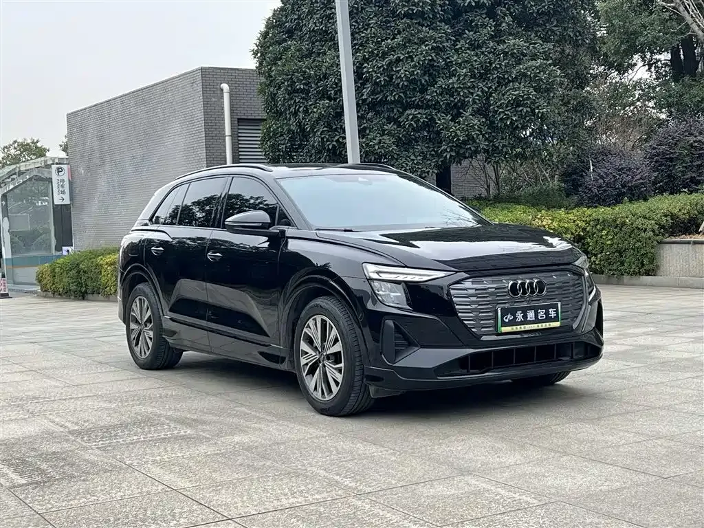Audi Q5 e-tron — фото 3