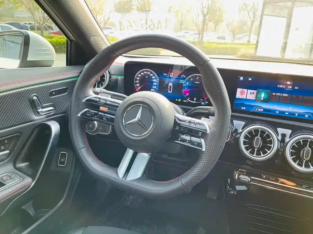 Mercedes-Benz A-Class — фото 10