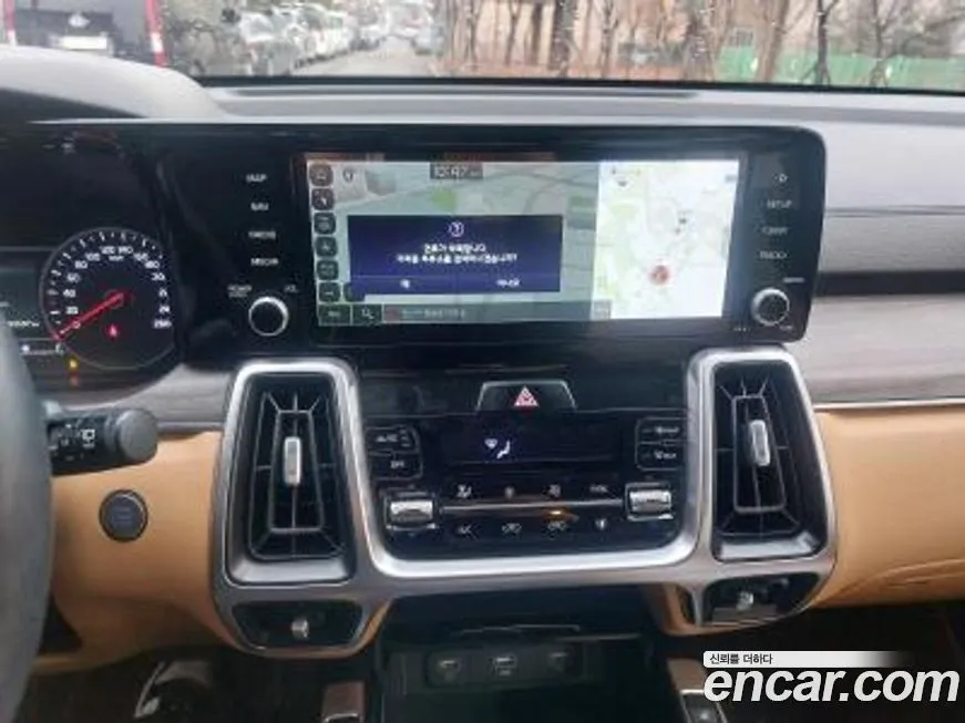 Kia Sorento — фото 7