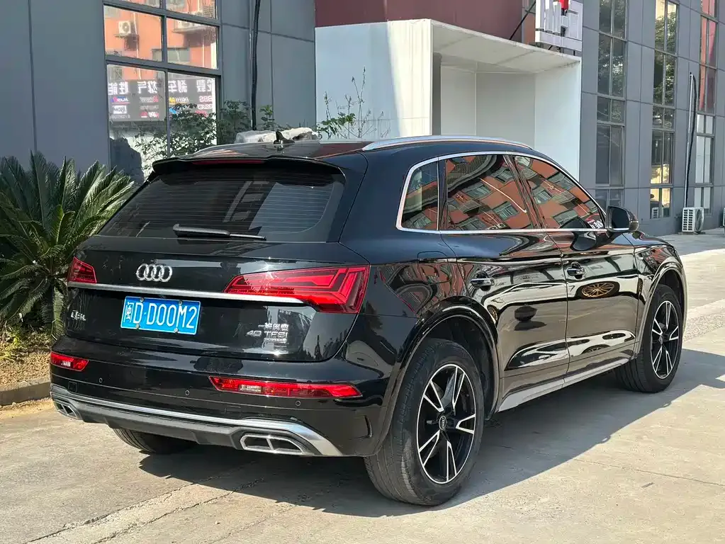 Audi Q5L — фото 6