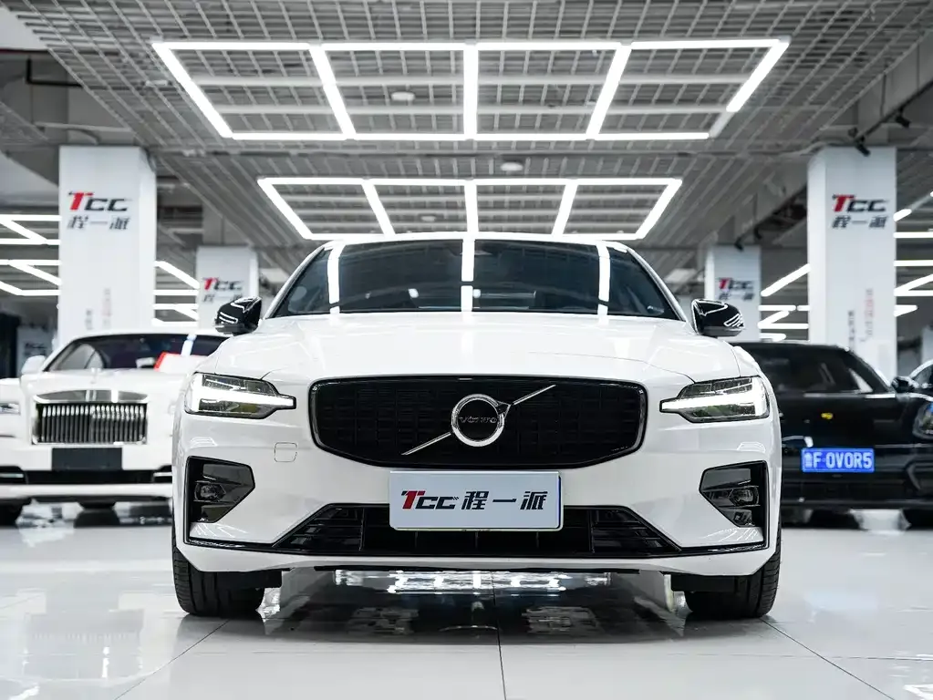 Volvo S60 — фото 2