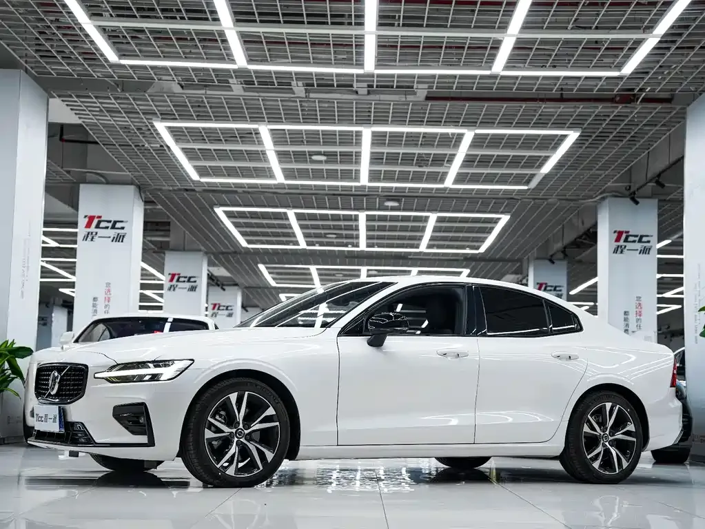 Volvo S60 — фото 3