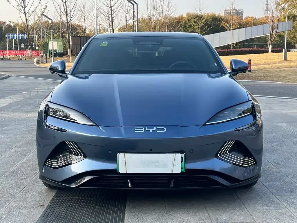 BYD Seal — фото 2