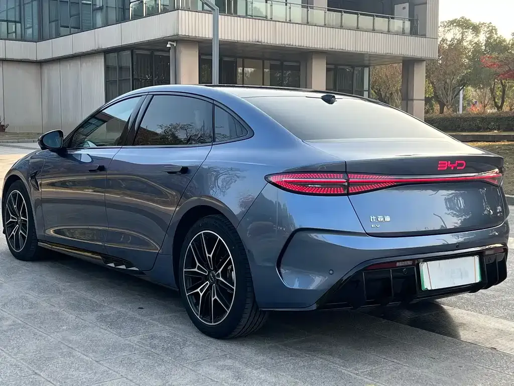 BYD Seal — фото 4