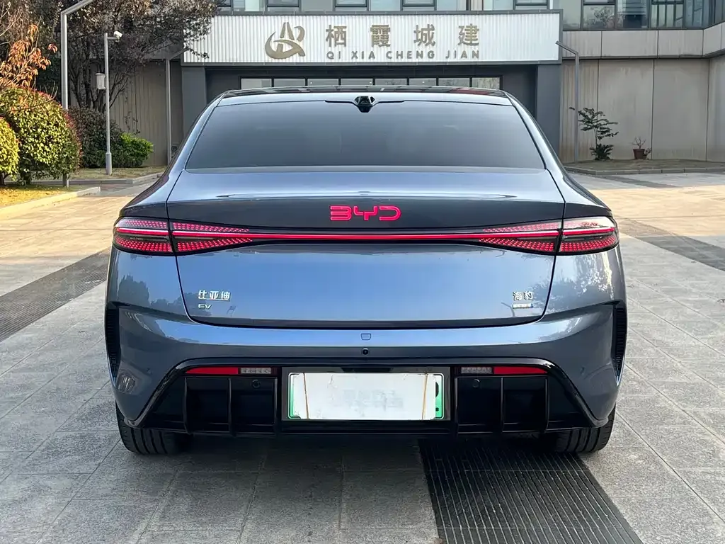 BYD Seal — фото 5