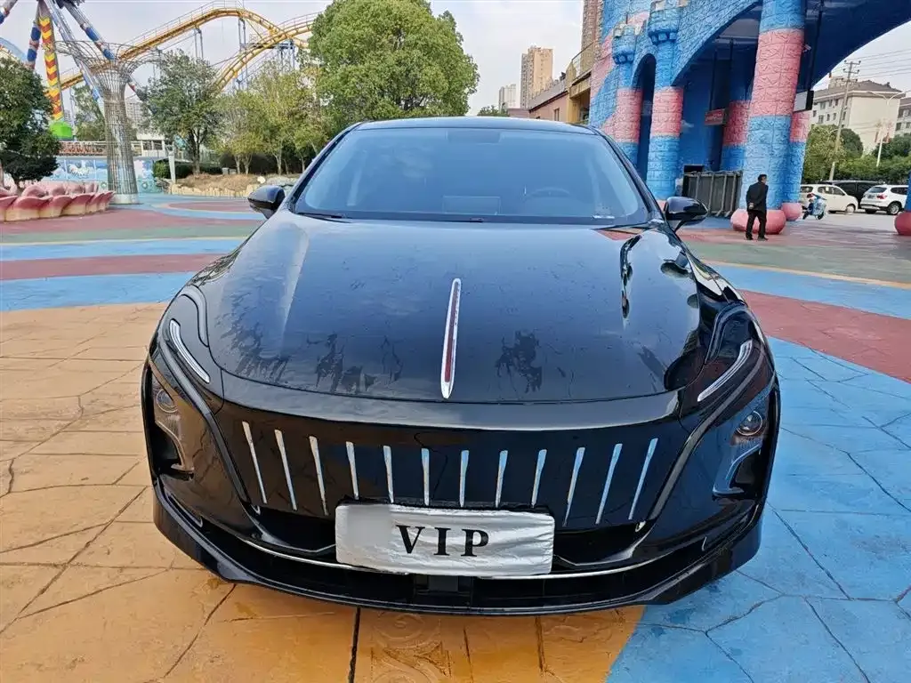 Hongqi E-QM5 — фото 3