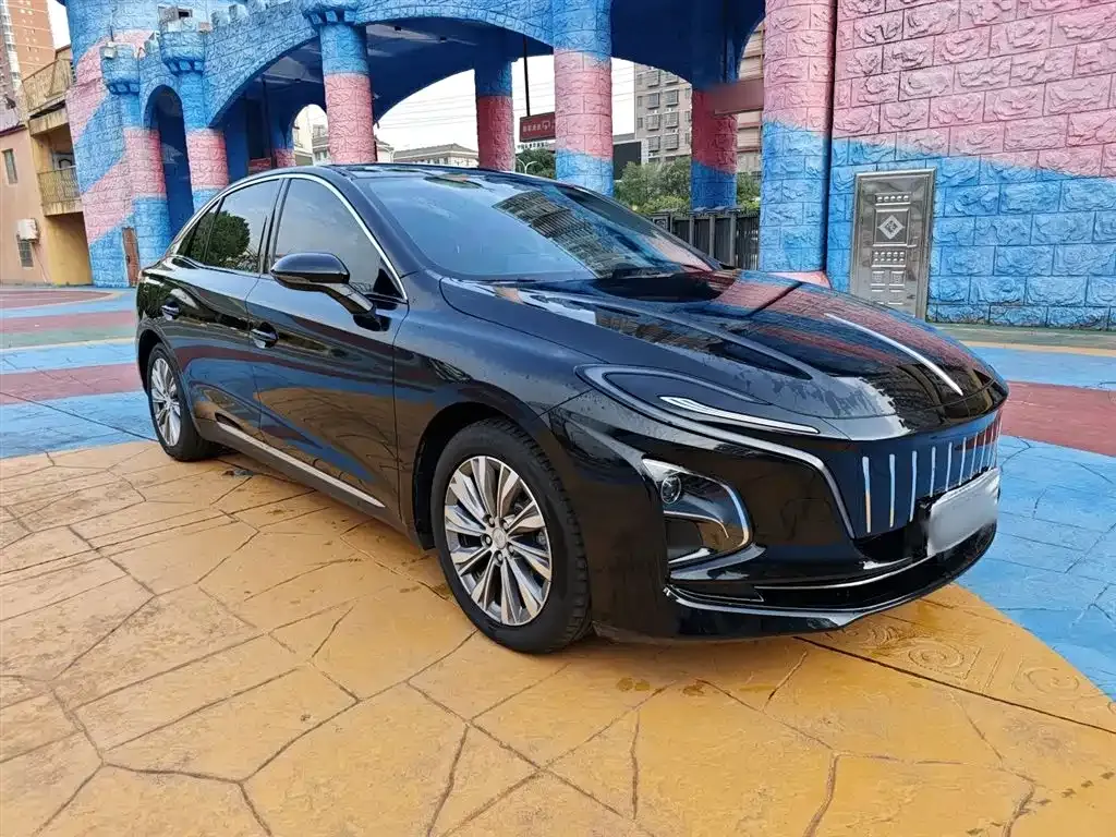 Hongqi E-QM5 — фото 4