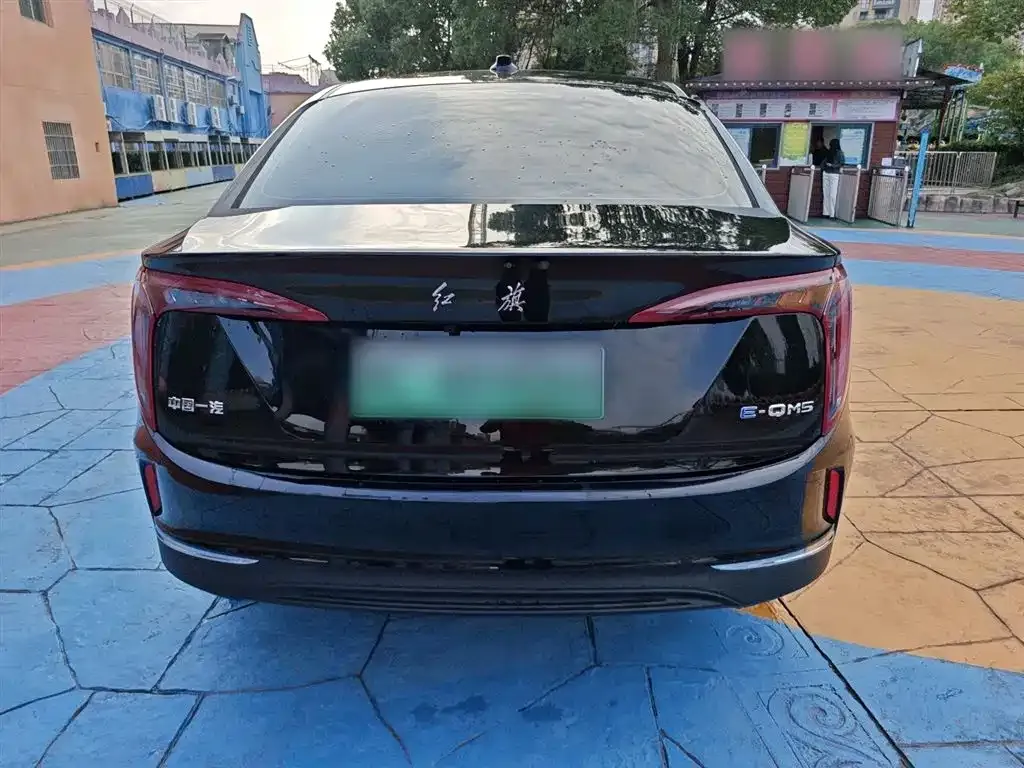 Hongqi E-QM5 — фото 6