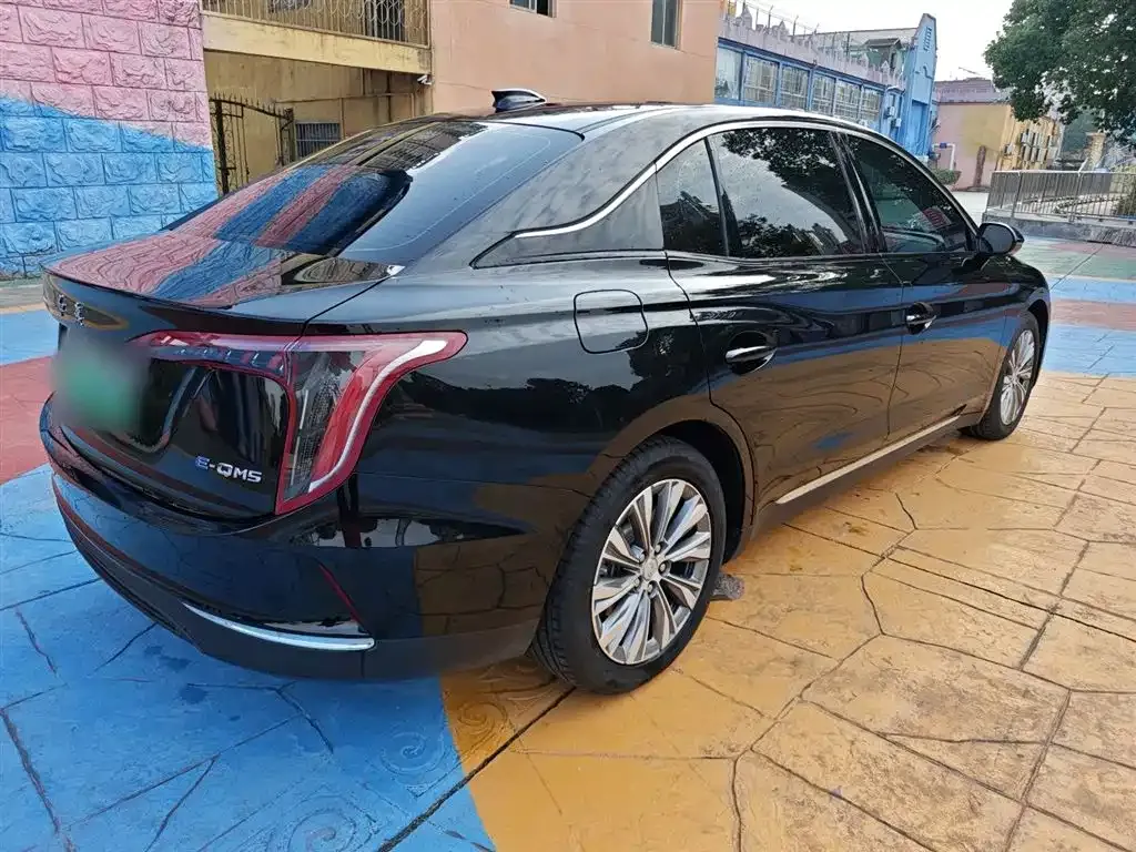 Hongqi E-QM5 — фото 7