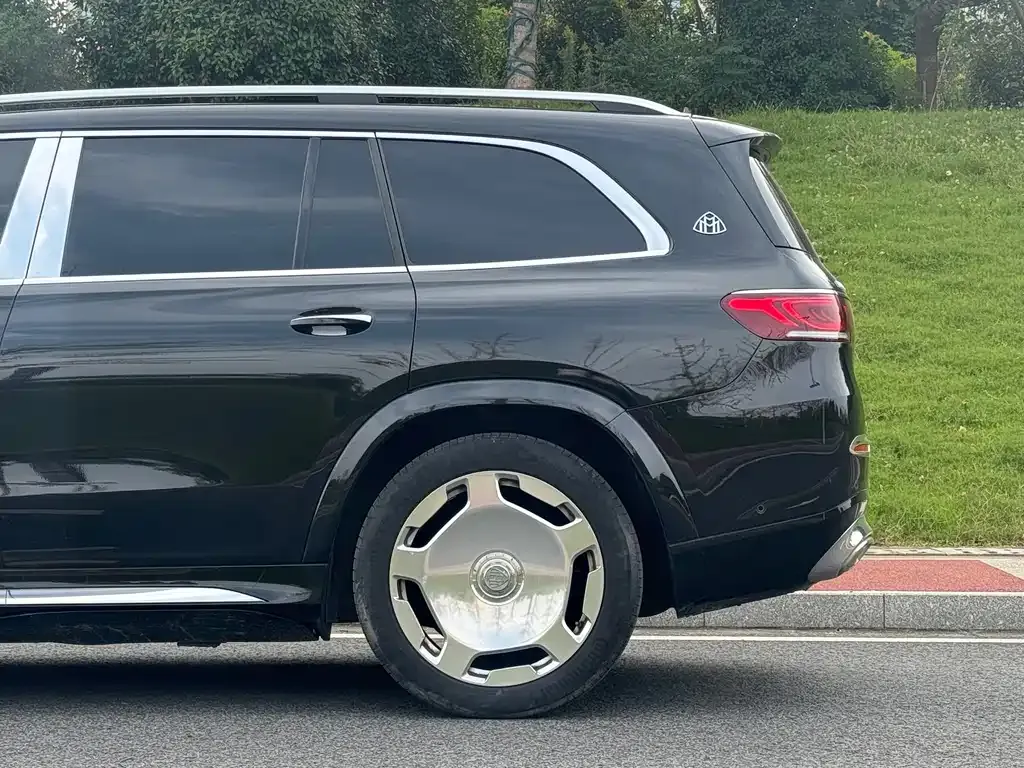 Mercedes-Benz GLS — фото 5