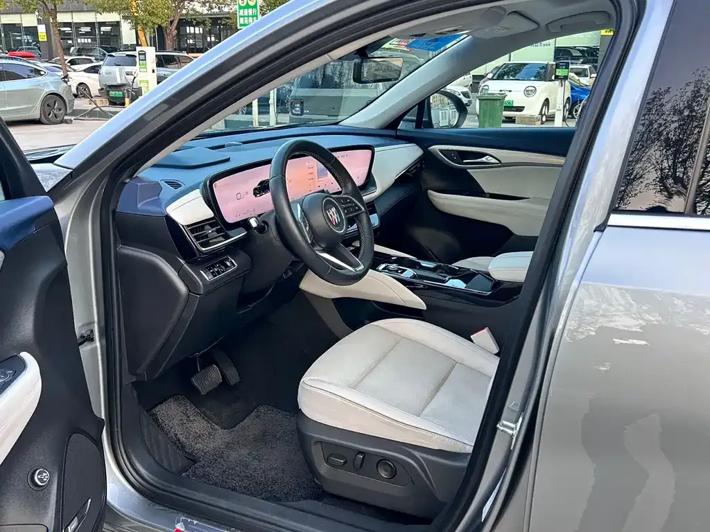 Buick Envision Plus — фото 10