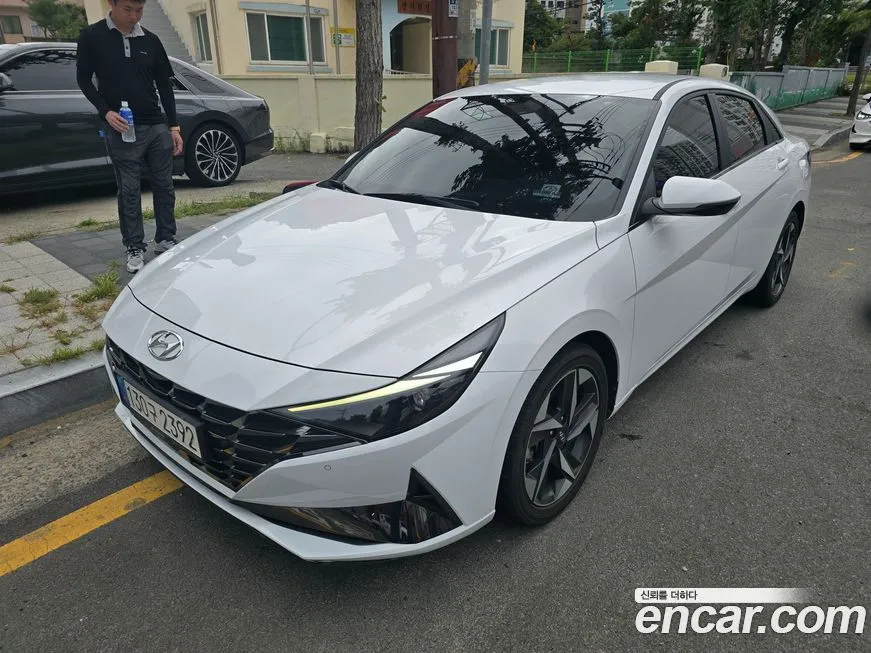 Hyundai AVANTE — фото 1