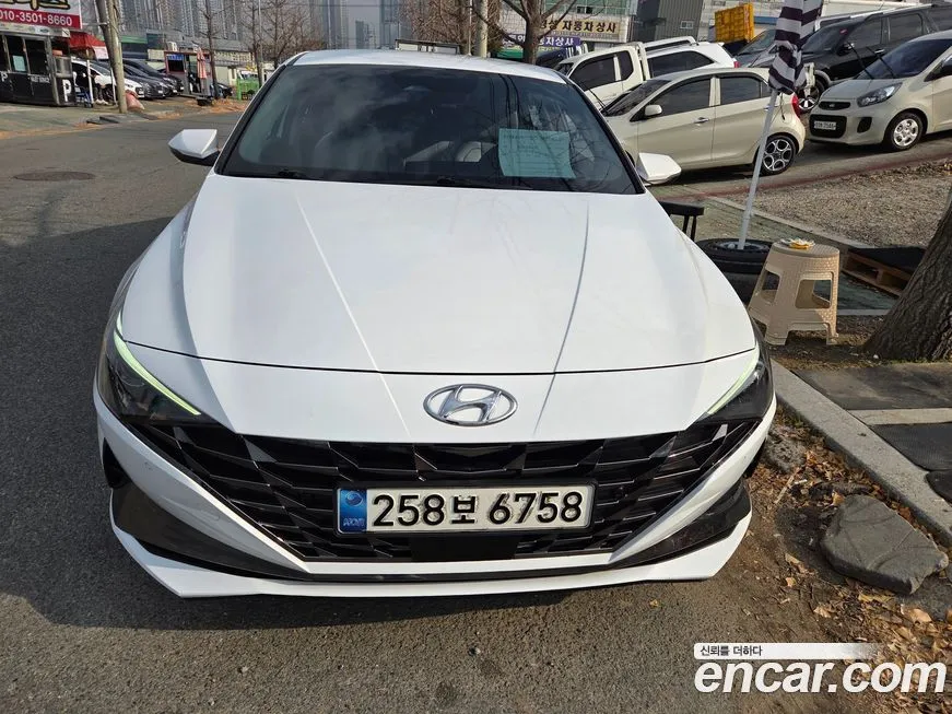 Hyundai AVANTE — фото 1
