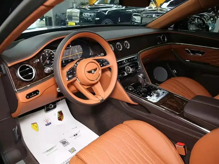 Bentley Flying Spur — фото 4