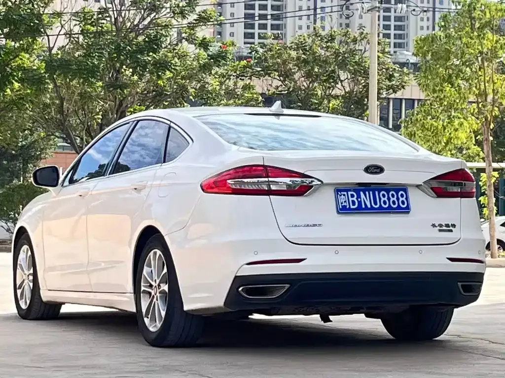 Ford Mondeo — фото 9