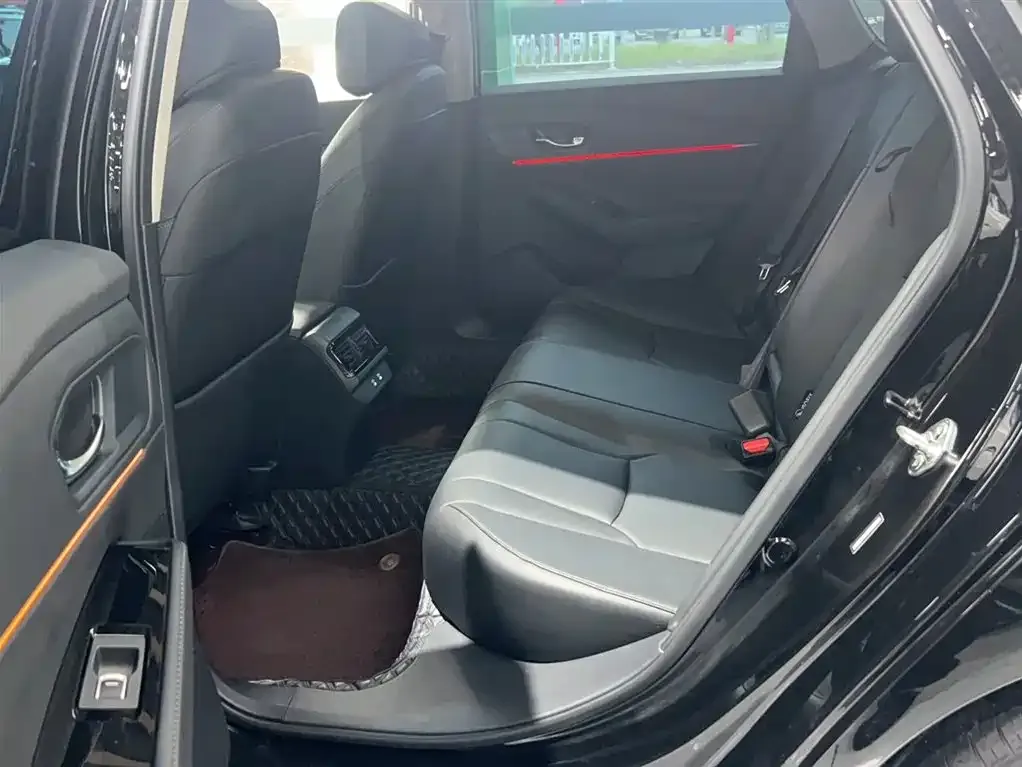 Honda Accord — фото 10