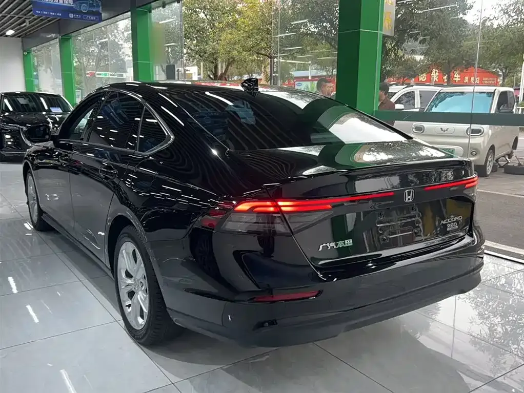 Honda Accord — фото 6