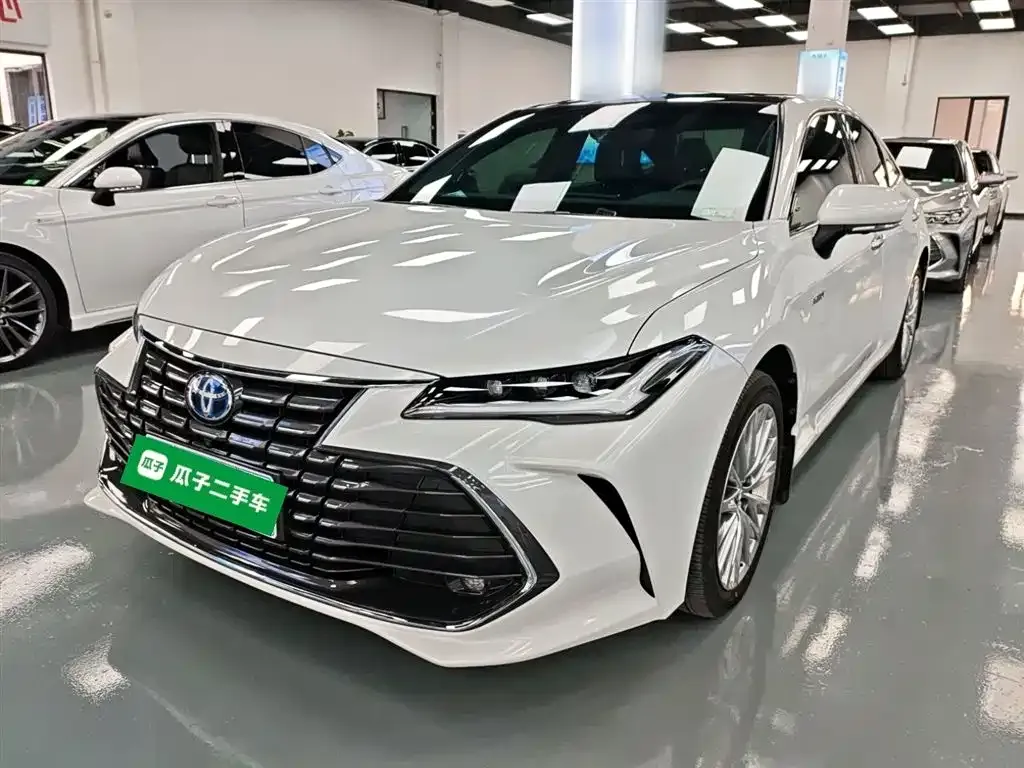 Toyota Avalon — фото 2