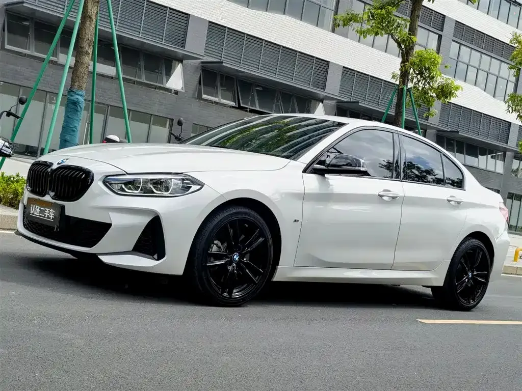 BMW 1 Series — фото 1